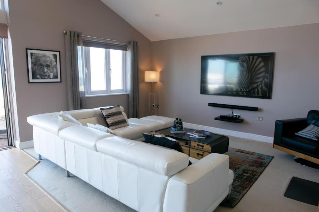 Wow I'M Living On The Beach. Luxury 4 Bed Sleeps 8 Пагъм Екстериор снимка