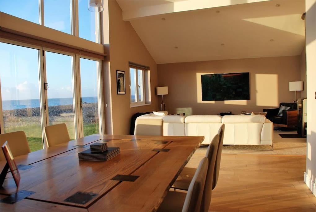 Wow I'M Living On The Beach. Luxury 4 Bed Sleeps 8 Пагъм Екстериор снимка