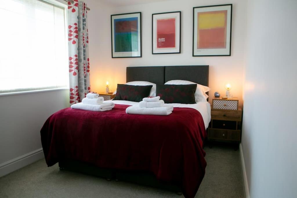 Wow I'M Living On The Beach. Luxury 4 Bed Sleeps 8 Пагъм Екстериор снимка