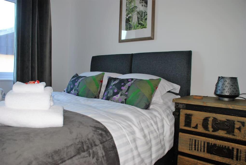 Wow I'M Living On The Beach. Luxury 4 Bed Sleeps 8 Пагъм Екстериор снимка